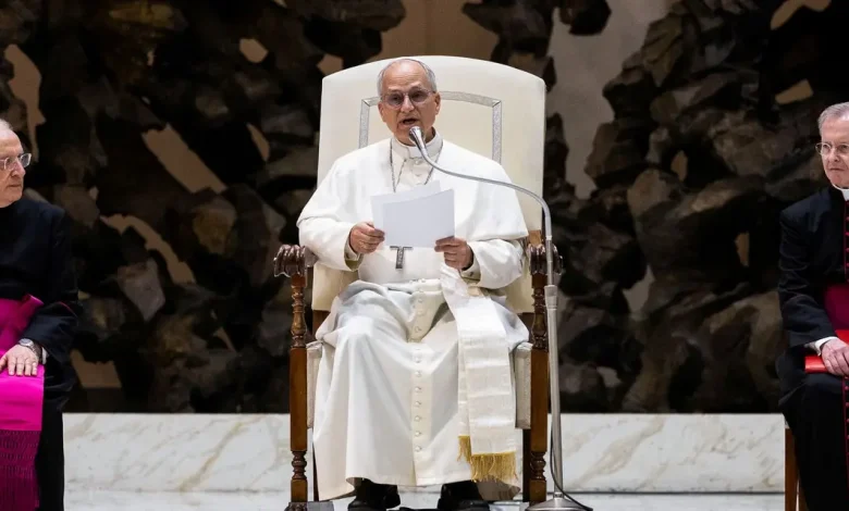 China e União Africana criticam violação do direito internacional e apelam por diálogo na Venezuela, junto com o Papa Leão XIV, que reitera apelo pelo respeito aos direitos humanos.