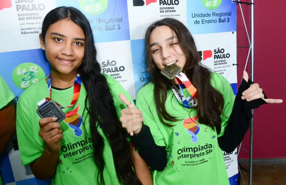 Mais de 1,5 milhão de estudantes da rede estadual de São Paulo participaram das Olimpíadas Científicas, promovendo cultura de alto desempenho e desenvolvimento acadêmico.