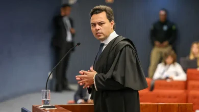 Pedido de prisão preventiva contra Lulinha, filho do presidente Lula, é analisado pelo STF por suspeita de fraude no INSS, com risco de fuga e aplicação da lei penal.