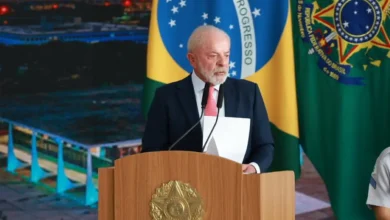 Folha de Paraguaçu detalha a Medida Provisória que altera o cálculo do piso salarial do magistério. Saiba como o reajuste afeta professores, estados e municípios, e as reações à nova regra.