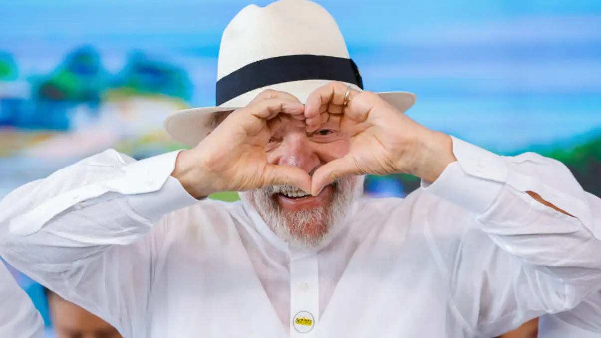 O presidente Lula criticou a defesa do banqueiro Daniel Vorcaro, referindo-se ao "cidadão do Banco Master", após Operação Compliance Zero e reforçou a importância de combater a corrupção.