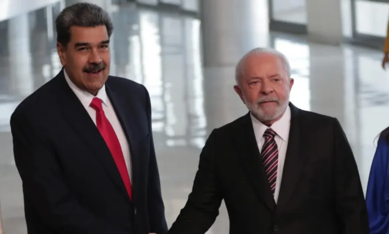 Reação da esquerda brasileira à captura do ditador venezuelano Nicolás Maduro pelos EUA sob comando de Donald Trump. Liderados por Lula, políticos e intelectuais acusam ação de imperialismo e defendem soberania da Venezuela.