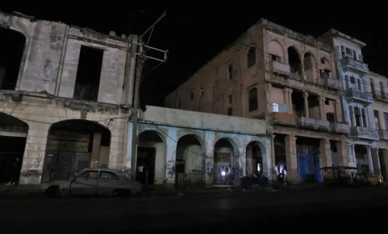 Cuba enfrenta um apagão generalizado nesta quarta, com 62% do país sem energia. A Folha de Paraguaçu analisa a crise energética e seus impactos.