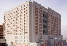 Presídio federal de Allenwood nos EUA abriga Nicolás Maduro, ex-presidente da Venezuela, em condições de vida confortáveis. Local notável por receber figuras públicas condenadas.