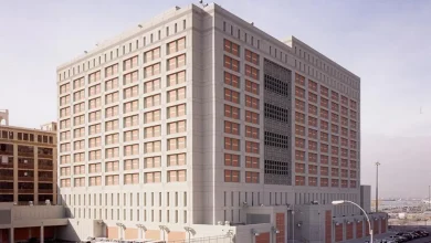 Presídio Federal de Allenwood Abre as Portas para Nicolás Maduro 2 Presídio federal de Allenwood nos EUA abriga Nicolás Maduro, ex-presidente da Venezuela, em condições de vida confortáveis. Local notável por receber figuras públicas condenadas.