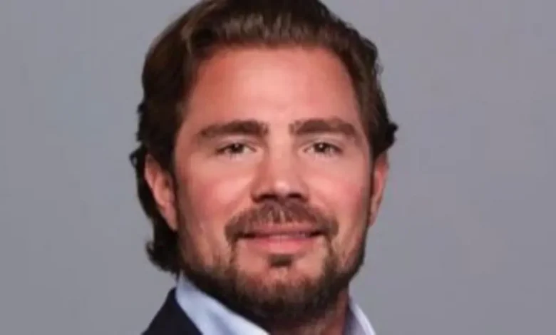 Polícia Federal investiga suposta campanha de influenciadores para difamar Banco Central e reverter liquidação do Banco Master, envolvendo Daniel Vorcaro e contratos de até R$ 2 milhões.