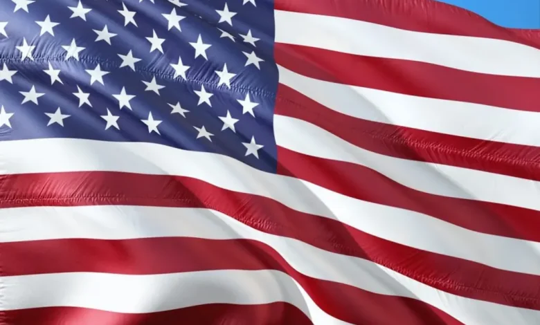 As eleições nos EUA têm impacto significativo não apenas para o país, mas também para o Brasil e a economia global, afetando política externa, comércio e economia.