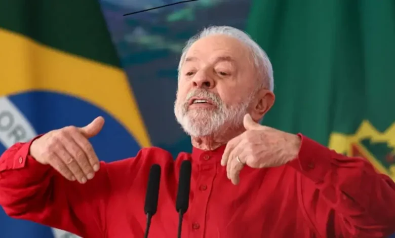 O presidente Lula critica a escalada da violência militar nos EUA e defende o diálogo como forma de resolver conflitos na América Latina.