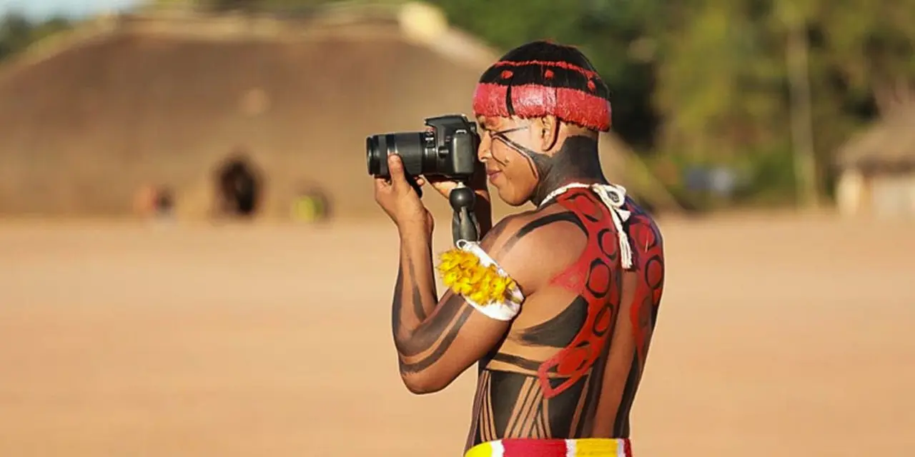 Governo Federal lancia iniciativa cultural e ambiental no Brasil, fortalecendo tradições culturais e preservação ambiental em comunidades tradicionais, com foco na coexistência harmoniosa entre desenvolvimento e preservação.