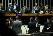 O Congresso pode votar veto presidencial ao "PL da Dosimetria" para revisar penas impostas aos condenados pelos atos de 8 de janeiro de 2023.