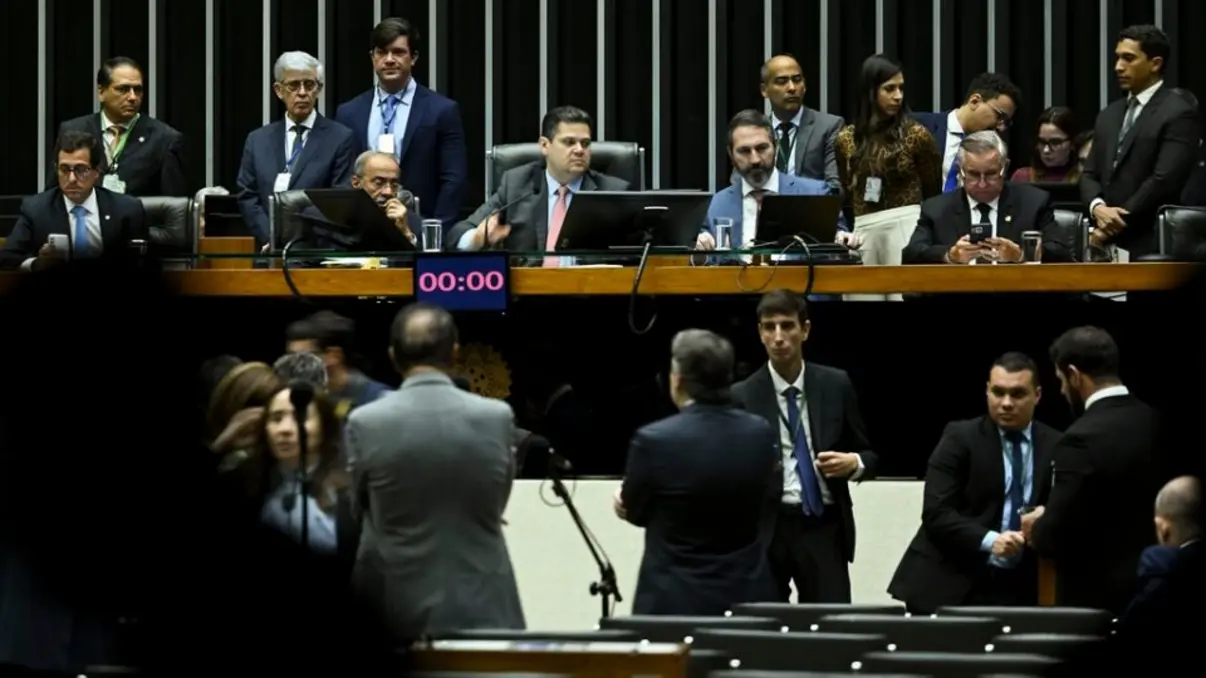 O Congresso pode votar veto presidencial ao "PL da Dosimetria" para revisar penas impostas aos condenados pelos atos de 8 de janeiro de 2023.