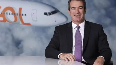 Empresário e visionário Constantino de Oliveira Júnior faleceu aos 57 anos, após luta contra o câncer, deixando legado na aviação brasileira.