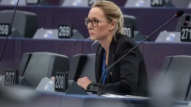 Partidos de direita na França e Alemanha defendem agências de imigração nos moldes da ICE dos EUA, gerando debate em meio a polêmicas sobre operações e mortes. Entenda o cenário.