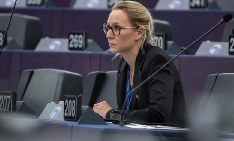 Partidos de direita na França e Alemanha defendem agências de imigração nos moldes da ICE dos EUA, gerando debate em meio a polêmicas sobre operações e mortes. Entenda o cenário.