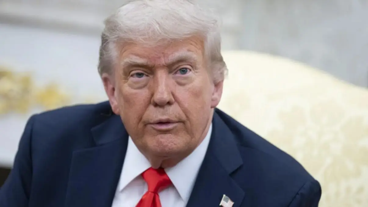 A Folha de Paraguaçu revela a complexa trama envolvendo o Banco Master, fundos de investimento e familiares do ministro Dias Toffoli. Entenda a pressão por uma CPI e a crise no STF. Leia!