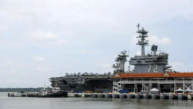 O USS Abraham Lincoln chegou ao Oceano Índico, acirrando tensões EUA-Irã. Descubra como a presença militar americana pode impactar o Oriente Médio e o futuro das relações.