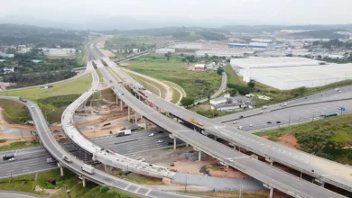 Rodoanel Norte: Governo de São Paulo Cria Empregos e Melhora Infraestrutura Viária 2 Governo do Estado de São Paulo cria empregos e melhora infraestrutura viária com entrega da primeira etapa do Rodoanel Norte, contribuindo para o crescimento econômico da região. Novas vagas de emprego estão disponíveis.