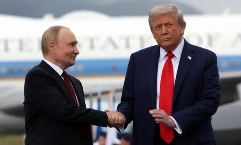 Folha de Paraguaçu explora o suposto acordo entre Trump e Putin para uma trégua de uma semana na Ucrânia. Entenda as propostas de paz e os desafios diplomáticos.