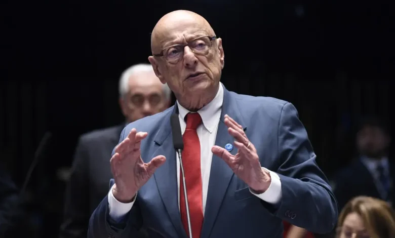 Senadores divergem sobre projeto de anistia ampla e irrestrita após veto de Lula ao projeto da dosimetria, afetando ex-presidente Jair Bolsonaro e outros condenados por crimes políticos.