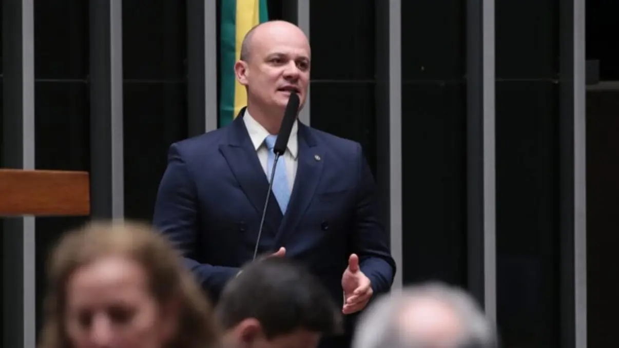 Gilberto Silva afirma que a oposição no Senado não tem votos para pautar e cassar ministro do STF. Líder da oposição na Câmara, ele destaca a importância da maioria no Congresso Nacional para afastar um ministro da Suprema Corte.