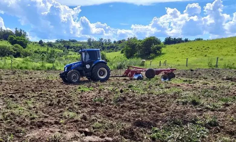 A Prefeitura de Lutécia reforça o agronegócio local com a 'Patrulha Rural', oferecendo suporte essencial para produtores. Melhore acesso, produção e escoamento agrícola. Saiba mais!