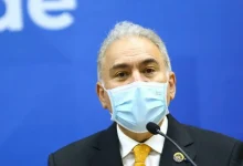 Decisão inédita do STF anula sindicância do CFM, gerando controvérsias sobre fiscalização ética da medicina e limites do Poder Judiciário.