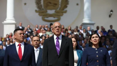 O regime venezuelano, através da Assembleia Nacional, anunciou a libertação de um "número significativo" de presos políticos. Entenda o contexto após a captura de Maduro.