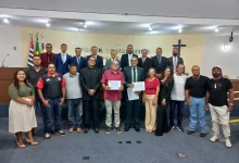 A Câmara de Paraguaçu Paulista homenageia a Secretaria de Esportes e Lazer e Júlio César de Almeida por gestão inclusiva e o projeto 'Esporte que Alimenta'. Saiba mais!