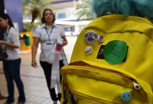 Desafios da mochila escolar: como evitar problemas de saúde em crianças e adolescentes. Conheça dicas para escolher e organizar a mochila corretamente e promover hábitos saudáveis.