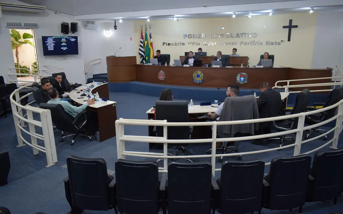 Vereadores de Paraguaçu Paulista se reúnem em sessão crucial pós-Carnaval para debater 16 requerimentos ao Prefeito Antian e indicações que impactam a cidade. Acompanhe!