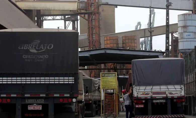 O Ministério da Saúde lançou uma iniciativa que oferece consultas, exames e vacinas de forma acessível a motoristas de cargas pesadas em todas as regiões do Brasil.