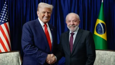 Presidente Lula adota tom combativo e evoca Lampião em recado a Trump, criticando tarifas dos EUA. Análise da nova retórica e o fim do 'Lulinha paz e amor'.