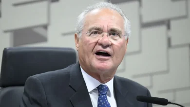 Renan Calheiros critica Centrão e Câmara por pressionar TCU em caso do Banco Master, com suspeitas de manipulação política e influência na decisão do TCU.