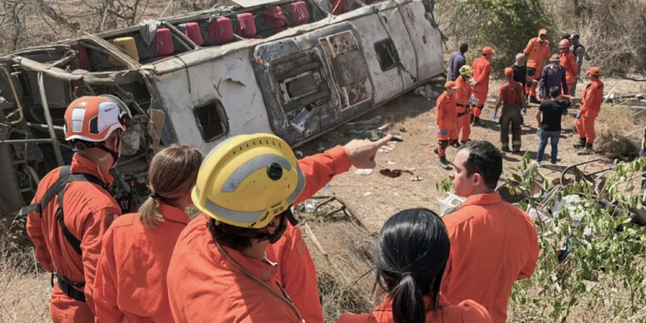 Acidente com ônibus de romeiros em Alagoas: 16 vítimas mortas, 18 pacientes internados e causa do acidente ainda desconhecida.