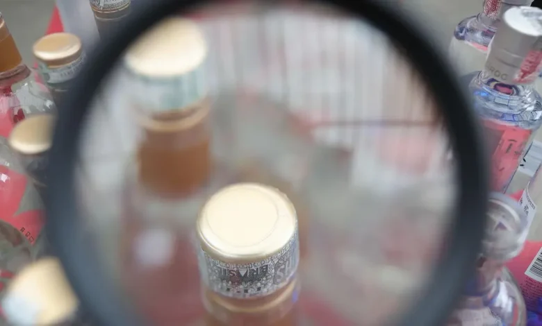 Morte confirmada por intoxicação por metanol em São Paulo. Incêndios de fogão foram os motivos de 52 casos confirmados, com mais 4 óbitos em investigação.