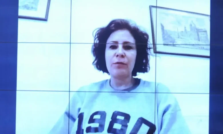 Defesa de Carla Zambelli espera que demora na decisão da Corte italiana seja um sinal de vitória importante, com possibilidade de negativa de extradição por parcialidade do ministro Alexandre de Moraes.