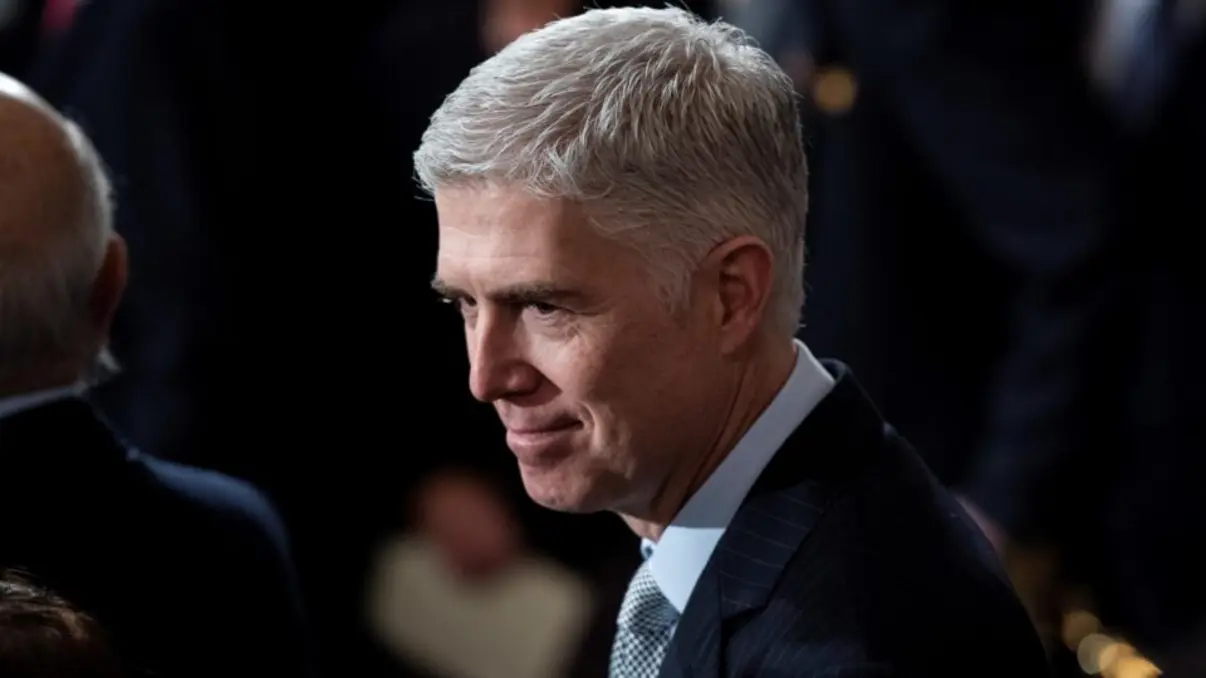 Entenda a decisão histórica da Suprema Corte dos EUA que impede estados de proibirem terapias de conversão, invocando a liberdade de expressão e religião. Saiba mais!