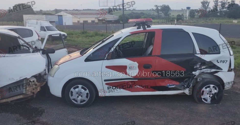 Acidente na SP-284 em João Ramalho atinge viatura policial