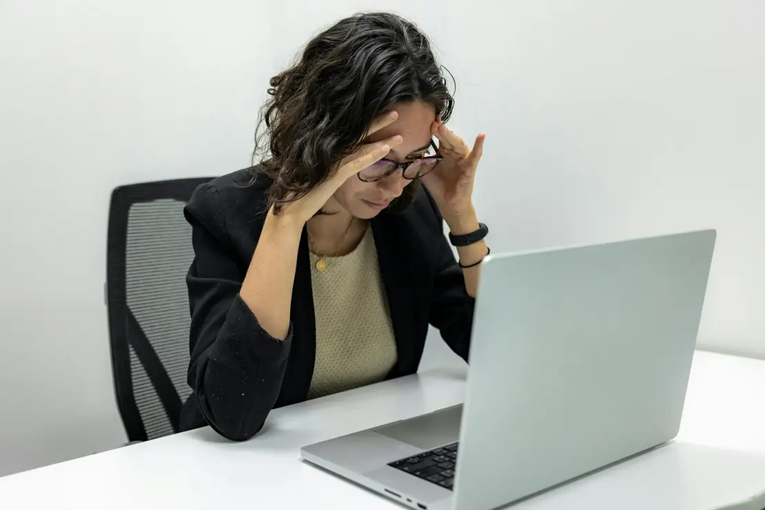 A dor muscular crônica, impulsionada pelo estresse e má postura, afeta sua produtividade. A Folha de Paraguaçu revela os mecanismos e soluções para combater o problema.