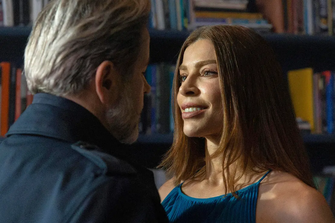 Murilo Benício surpreendeu ao se referir a Grazi Massafera como 'irmã' em premiação, finalizando especulações de romance. Entenda a declaração e a reação do público.