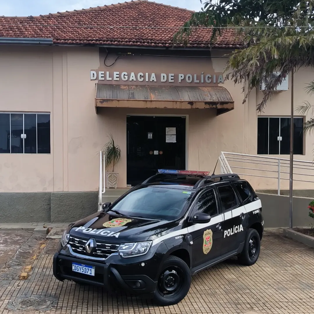 Na tarde desta quinta feira investigadores da Policia Civil de Quata cumpriram mandado de pris