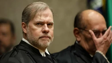 Ministro Dias Toffoli teve empréstimo de R$ 20,4 milhões renegociado sem multa e juros abaixo da Selic com o Bradesco, segundo reportagem.