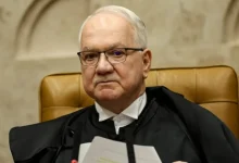 Dupla de advogados deixa escritório no Paraná e se concentra em consultoria estratégica. Código de conduta para STF enfrenta divergências internas, com objetivo de evitar conflitos de interesse.