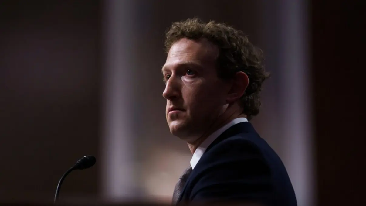 Big Techs Culpadas por Vício em Redes Sociais: Risco à Juventude 6 Júri de Los Angeles condena Meta e YouTube por criar mecanismos viciantes, impactando a saúde mental de jovens. Descubra as implicações desta decisão histórica.