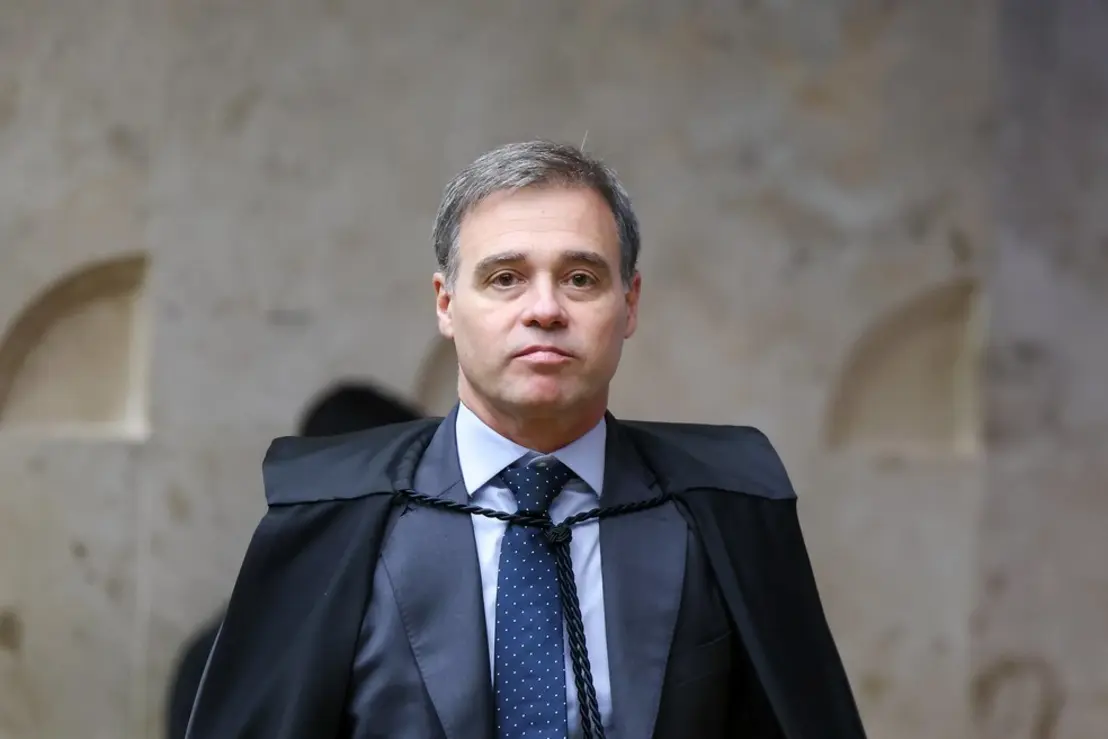 O ministro André Mendonça, do STF, deu 48h para Davi Alcolumbre prorrogar a CPMI do INSS. Entenda a decisão que pode impactar a investigação da previdência.