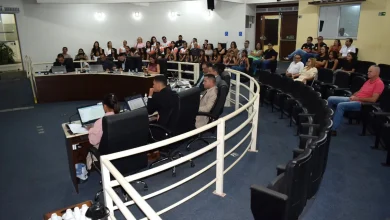 A Câmara Municipal de Paraguaçu Paulista discute requerimentos e homenageia a escola Cleia Caçapava em sessão ordinária. Acompanhe os detalhes da pauta.