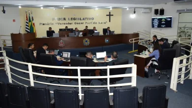A Folha de Paraguaçu destaca a 25ª Sessão Ordinária da Câmara de Vereadores de Paraguaçu Paulista. Debates cruciais sobre requerimentos, indicações e projetos. Participe!