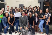 A EMEF Prof.ª Cléia Caçapava Silva venceu o concurso Aprende Brasil Criativo com o projeto antirracista Raízes que nos formam. Confira a conquista municipal.