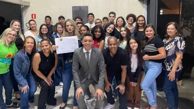 A EMEF Prof.ª Cléia Caçapava Silva venceu o concurso Aprende Brasil Criativo com o projeto antirracista Raízes que nos formam. Confira a conquista municipal.