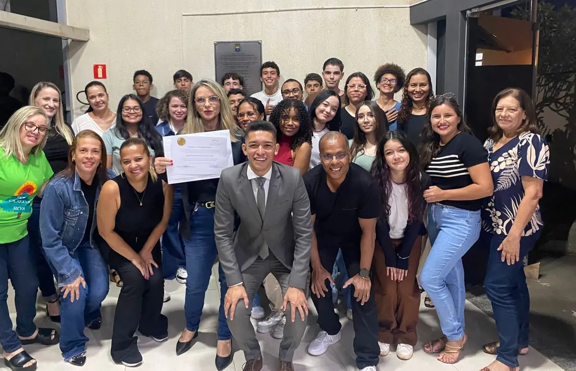 A EMEF Prof.ª Cléia Caçapava Silva venceu o concurso Aprende Brasil Criativo com o projeto antirracista Raízes que nos formam. Confira a conquista municipal.